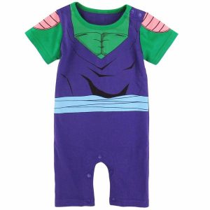 Grenouillère bébé inspirée d’un costume culte des mangas, parfaite pour les fans nostalgiques des années 90.