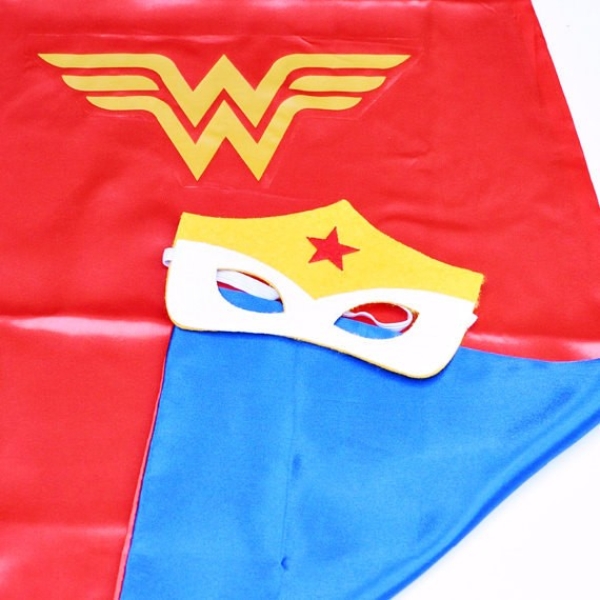 Cape et masque Wonderwoman