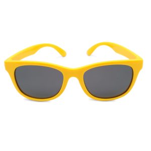 Lunettes de soleil Wayfarer jaunes pour enfants avec monture en caoutchouc souple et verres polarisés.