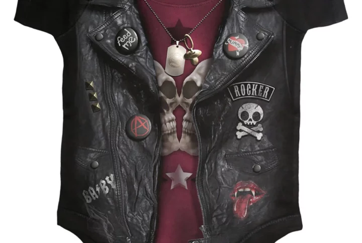 Body bébé biker avec imprimé gilet en cuir et badges, 100 % coton doux, import UK par Spiral Direct.