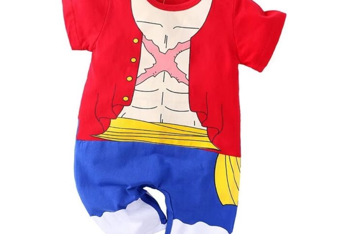 Pyjama bébé style petit pirate vu de face.