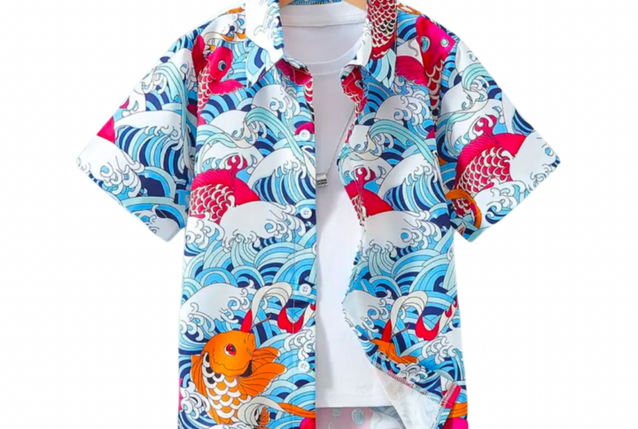 Vue de devant de la chemise enfant "Carpe Koi" avec motif de poissons et vagues japonisantes.
