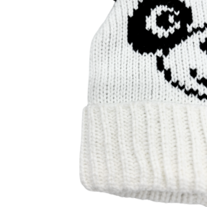 Détail du bonnet panda .