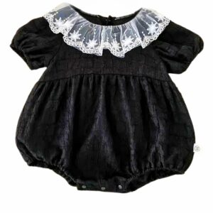 Body avec dentelle, style gothique victorien, vue de fac