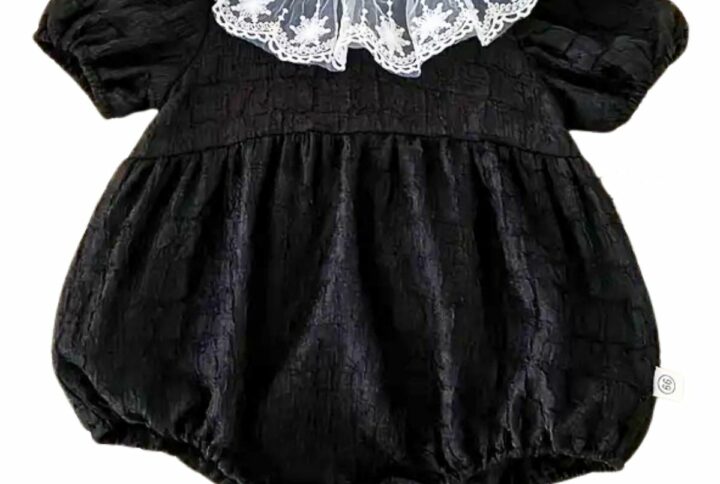 Body avec dentelle, style gothique victorien, vue de fac