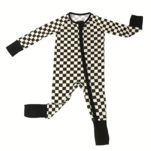 Combinaison bébé à carreaux noir et écru vue de face