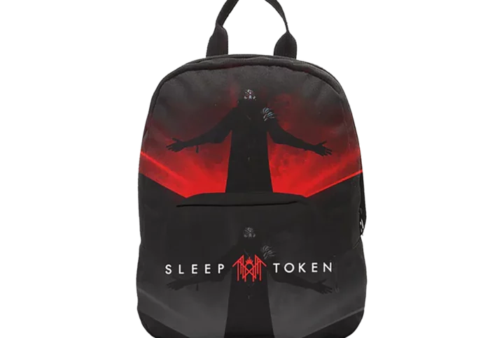 Mini-sac à dos Red Light noir et rouge vu de face, style sombre inspiré Sleep Token, poche zippée et bretelles réglables